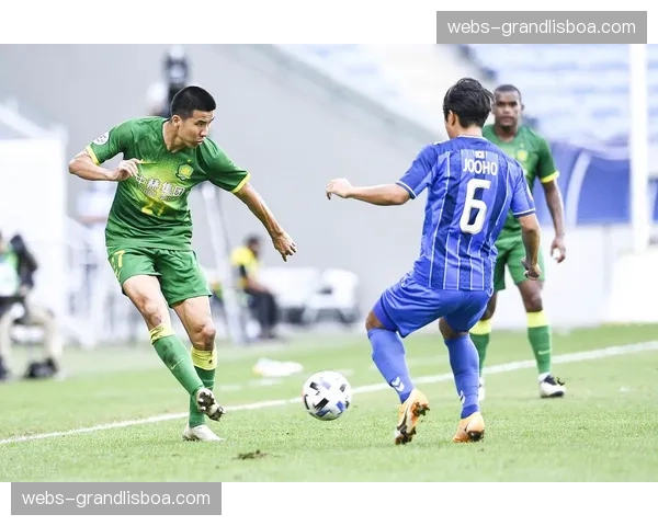 勒沃库森后卫奥古斯托踝关节扭伤 边路防守质量面临挑战